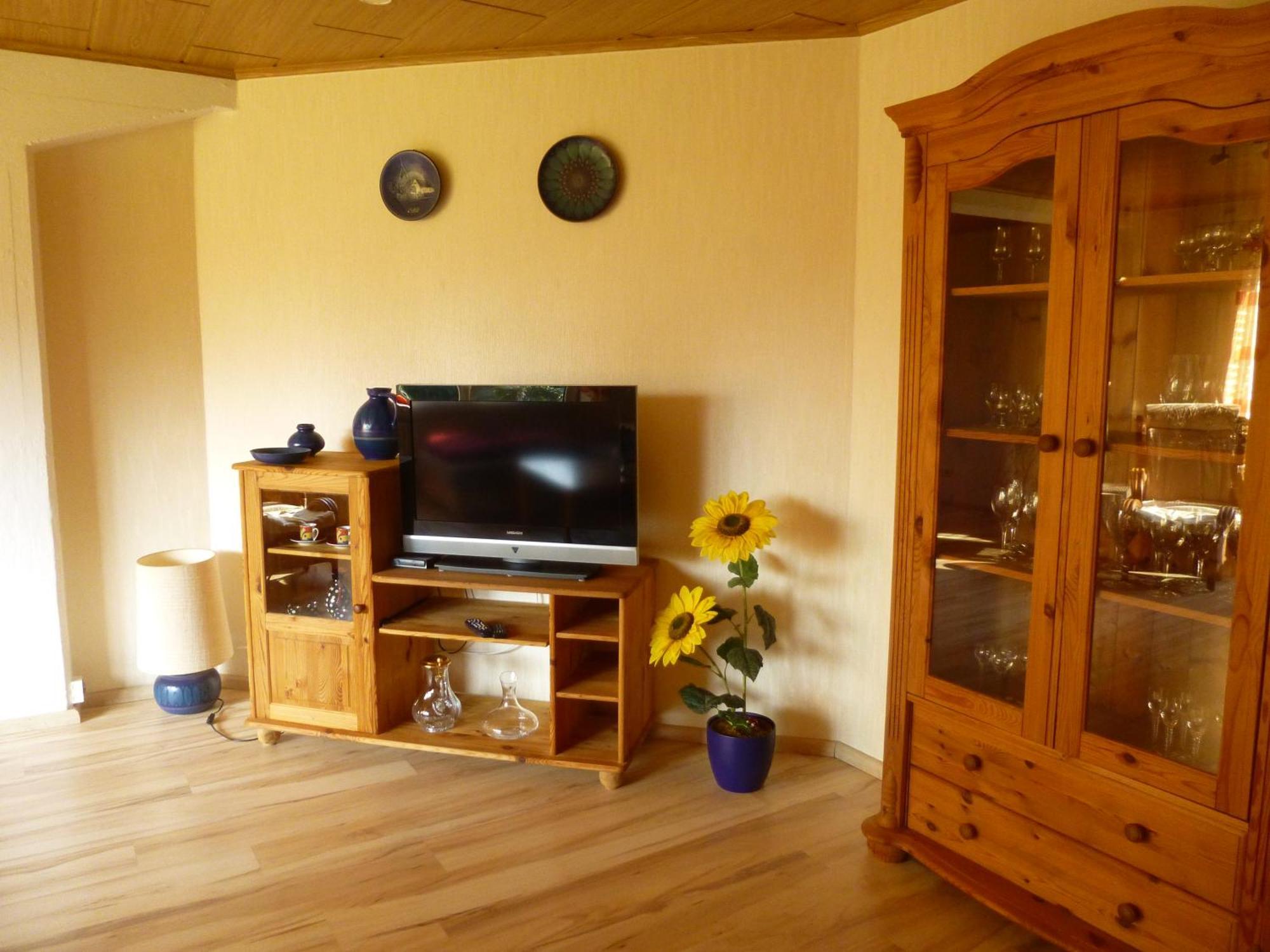 Ferienwohnung Stoeterau - Ebenerdige Fewo Mit Sonnenterrasse Erfde Exterior photo